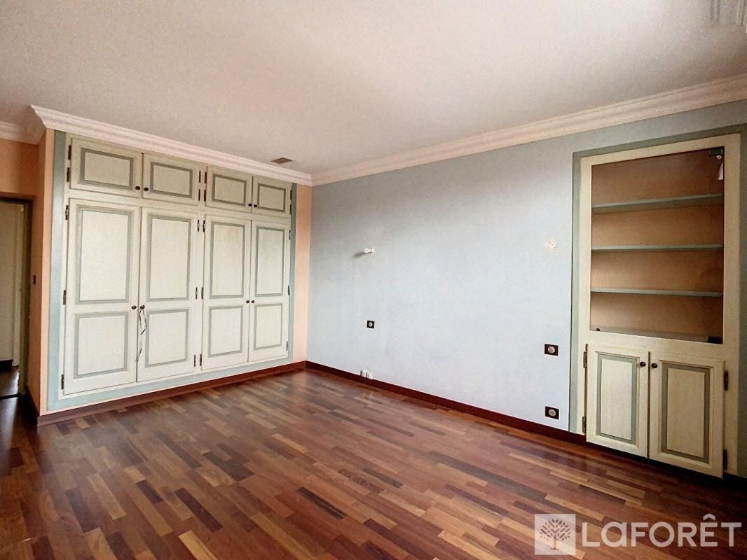 Appartement Nimes 3 pièce(s) 94.42 m2